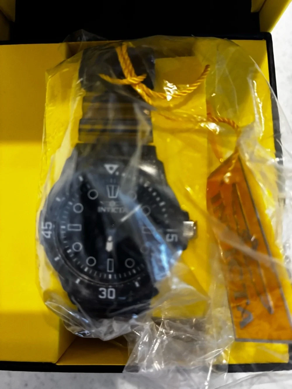 Invicta Yellow Branded Box Set - Picture 2 of 4
